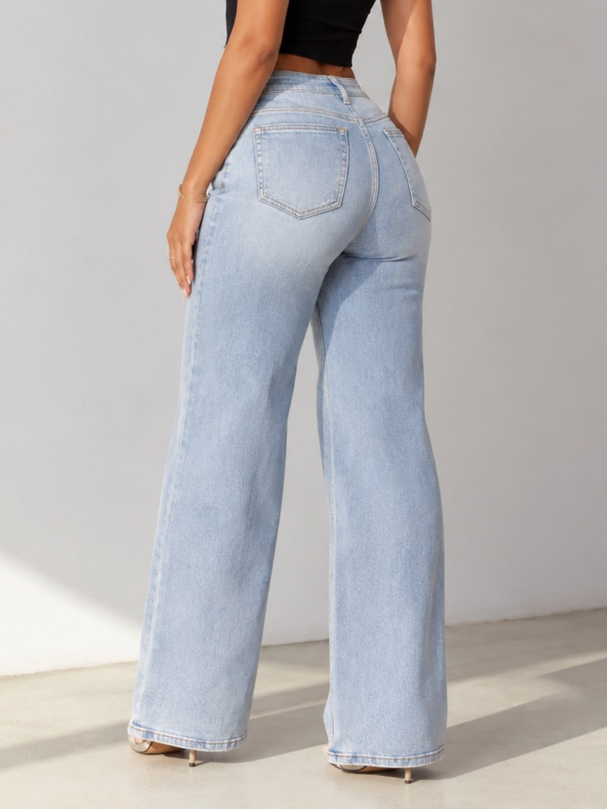 Mid-Rise Sculpt Jeans Light Blue Wash S, Light Blue Wash M, Light Blue Wash L, Light Blue Wash XL